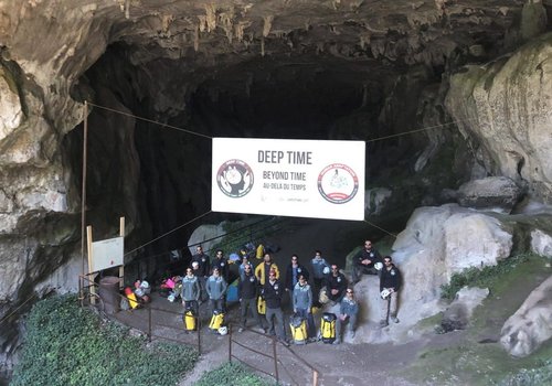 Французские добровольцы покинули подземную пещеру после 40-дневного исследования изоляции